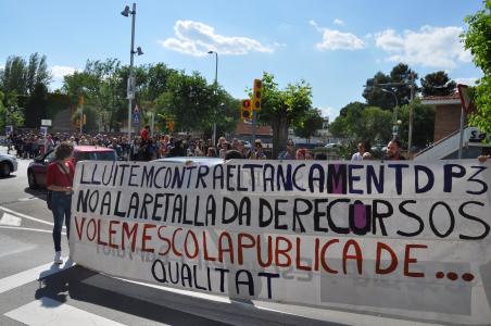 L'Escola Escursell es manifesta contra el tancament de la línia de P3 -Imatge 1-