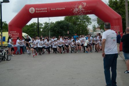 Més d'un centenar de voluntaris de l'institut Lluís Companys fan possible la 2a Festa Solidària -Imatge 1-