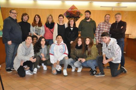 Alumnes del Lluís Companys dissenyaran un itinerari de descoberta del parc dels Pinetons -Imatge 1-