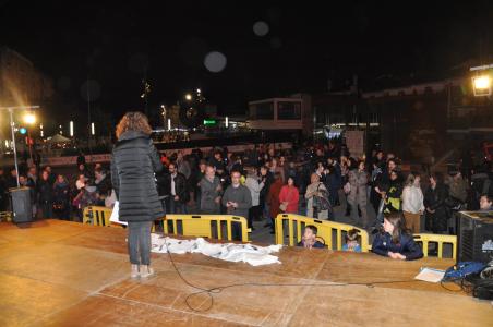 Famílies de l'AFA Els Pinetons tornen a protestar i acampanyar per la secundària  -Imatge 1-