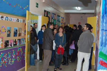 Continuen les visites de pares i mares als centres educatius de Ripollet -Imatge 1-