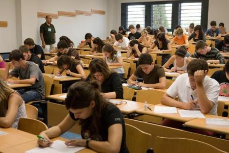 Bons resultats dels ripolletencs a les Proves d'Accés a la Universitat -Imatge 1-