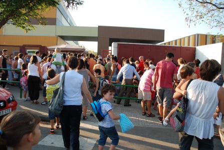 Uns 6.500 alumnes comencen el curs 2012-2013 a Ripollet -Imatge 1-