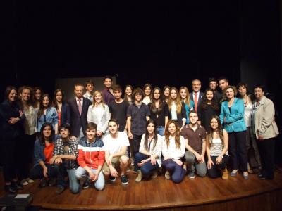 Els alumnes de batxillerat premiats pels seus treballs de recerca -Imatge 1-