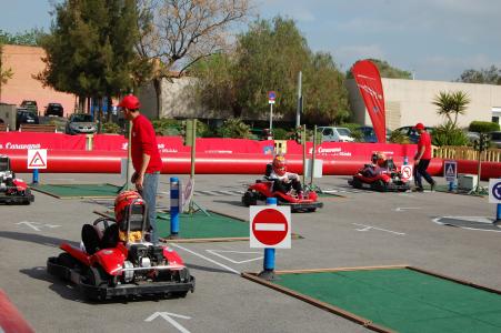 Uns 450 escolars de Ripollet passen per la Caravana d'Educació Viària -Imatge 1-