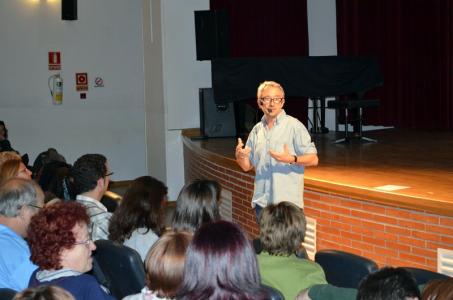 Carles Parellada visita Ripollet per parlar de l'adolescència  -Imatge 1-