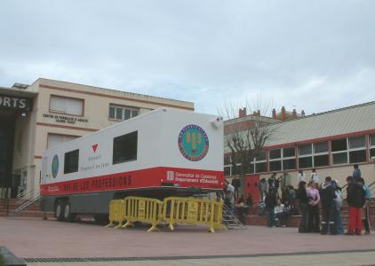 El Bus de les Professions visita Ripollet -Imatge 1-