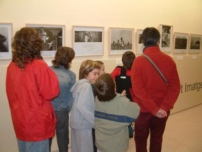 El Martinet presenta una mostra fotogràfica amb ulls a la solidaritat -Imatge 1-