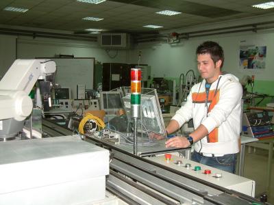 Carlos Luque, de l'IES Palau Ausit, competirà al Worldskills de Japó 2007 -Imatge 1-