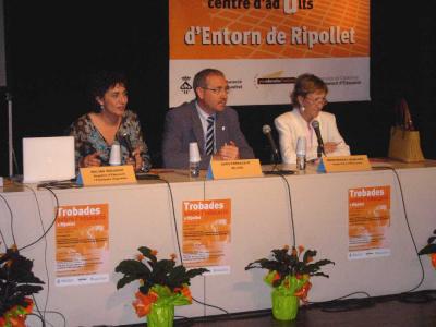 Xerrada sobre educació al Centre Cultural -Imatge 1-