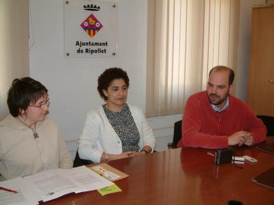 Una dotzena de comerços s'adhereixen al programa 'Voluntaris per la Llengua' -Imatge 1-