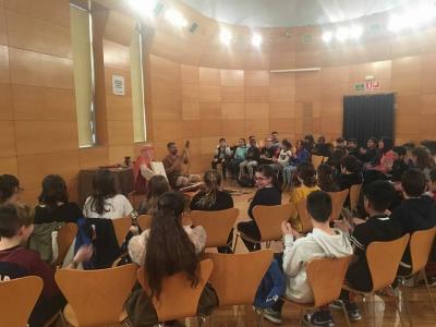 L'Escola de Música de la SCV porta la música a les escoles -Imatge 1-