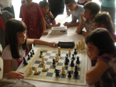 Gairebé un centenar d'escolars participen a la 3a edició del Torneig d'Escacs -Imatge 1-