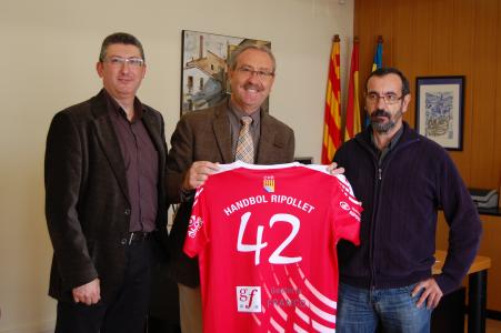 El Club Handbol Ripollet presenta la samarreta del seu 40 aniversari -Imatge 1-