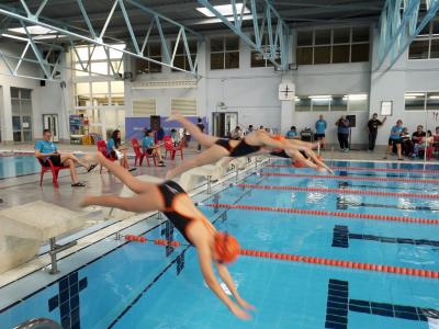 S'obre el termini d'inscripcions als cursets de natació del poliesportiu -Imatge 1-