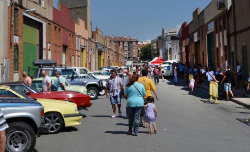 La Ripoclàssic aplega uns 130 vehicles antics al carrer del Riu -Imatge 1-