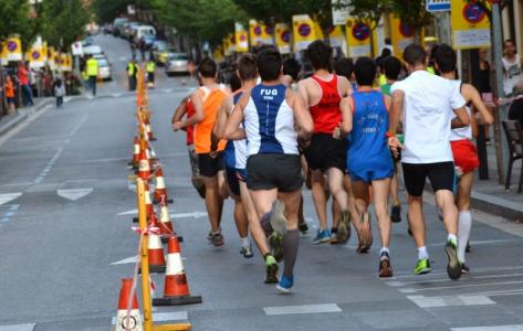 Més d'un centenar d'atletes participen a la Milla Urbana 2014  -Imatge 1-