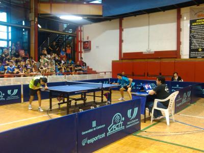 El Campionat de Catalunya Aleví-Juvenil de Tennis Taula a Ripollet -Imatge 1-