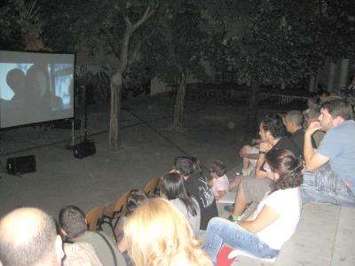 El pati del Centre Cultural acull el visionat d'una trentena de curts -Imatge 1-