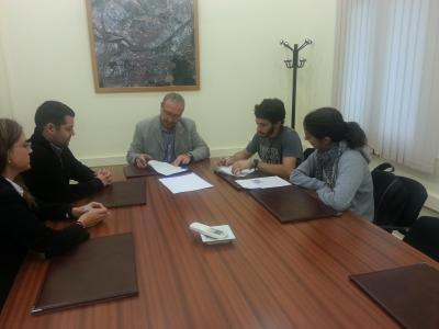 L'Ajuntament i l'Esplai l'Estel signen un conveni de col.laboració  -Imatge 1-