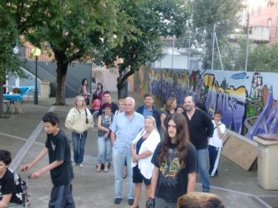 Pares i fills participen conjuntament a la Festa de final de curs del Kftí -Imatge 1-