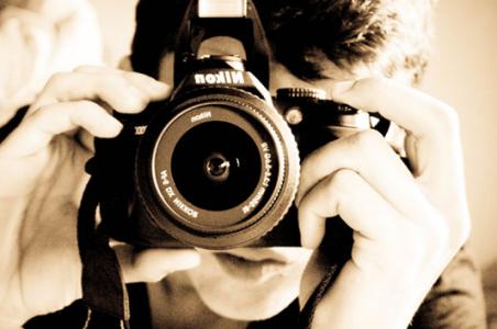 La Regidoria de Joventut convoca un concurs de fotografia 'En positiu'  -Imatge 1-