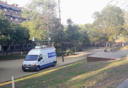 S'instal·la una unitat mòbil de control de la qualitat atmosfèrica al parc de Maria Regordosa -Imatge 1-