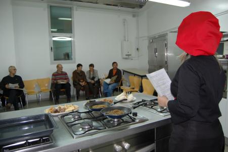 Els bolets omplen la cuina del Centre Cultural -Imatge 1-