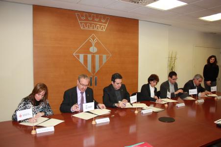 Els sis consistoris de la conca del riu Ripoll signen un conveni de col·laboració -Imatge 1-