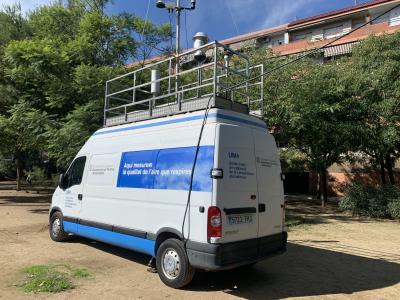Instal·lada una unitat mòbil al parc de Maria Regordosa per determinar la contaminació atmosfèrica -Imatge 1-