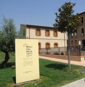 100 alumnes de Santa Coloma de Gramenet visiten el CIP Molí d'en Rata -Imatge 1-