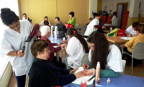 Finalitza un nou curs de Perruqueria i imatge personal al PMO -Imatge 1-