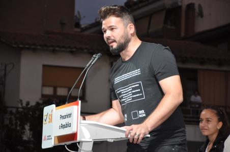 La plaça del Molí s'omple a vessar per escoltar Oriol Junqueras i Gabriel Rufián -Imatge 1-