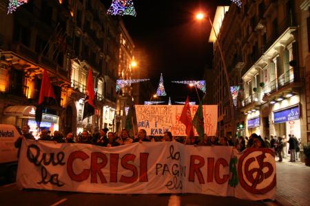 El COP-CpR es manifesta sota el lema 'Que la crisi la paguin els rics' -Imatge 1-