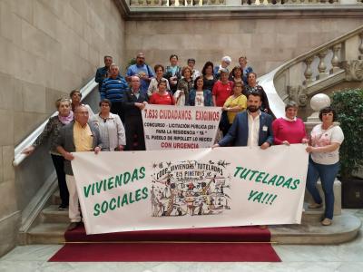El Club de Jubilats es reuneix amb diputades de C's per presentar-les el seu projecte de residència -Imatge 1-