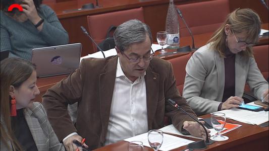 El Parlament aprova una resolució per la reobertura del P3 tancat a l'escola Escursell -Imatge 1-