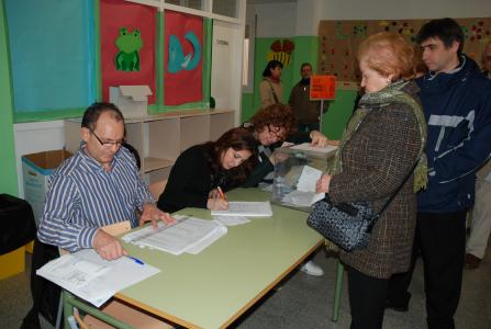 28N. Eleccions al Parlament de Catalunya<br>Participació local a les 20h: 52,68% -Imatge 1-