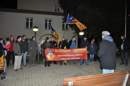 Les entitats en favor de la independència es concentren pel Dret a decidir -Imatge 1-