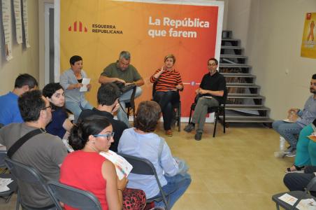 La diputada Anna Simó assisteix a Ripollet a un debat d'ERC sobre educació -Imatge 1-
