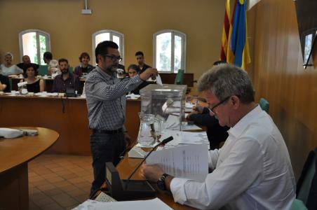 ERC justifica l'abstenció a Osuna "per no haver pogut materialitzar acords explícits i concrets" -Imatge 1-
