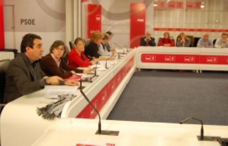 Els alcaldes i alcaldesses socialistes signen una declaració sobre els desnonaments -Imatge 1-