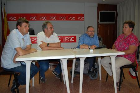 El PSC de Ripollet recull més de 800 signatures en contra de les retallades a les escoles bressol -Imatge 1-
