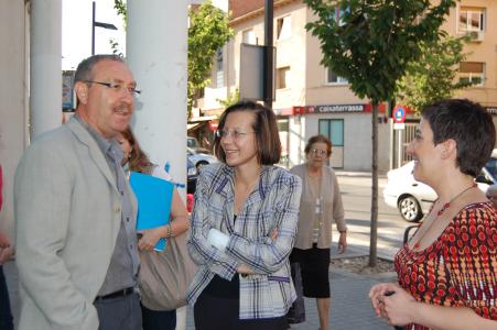 Montse Tura visita Ripollet en una acte d'eleccions europees del PSC -Imatge 1-