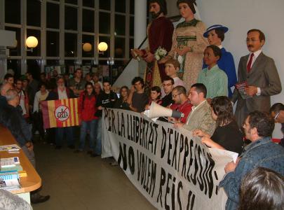 Manifestacions polítiques i veïnals contra el Rei i la hispanitat -Imatge 1-