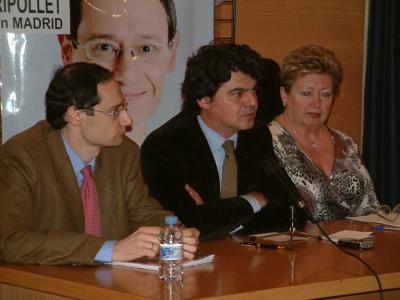 El candidat del PP per Barcelona, Jorge Moragas, visita Ripollet  -Imatge 1-