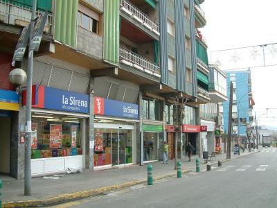 Detingut un veí de Ripollet per diversos robatoris al centre -Imatge 1-