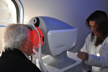 Gran participació a la campanya de prevenció del glaucoma i la degeneració macular -Imatge 1-