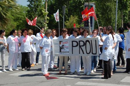 Els treballadors del CAP II prostesten contra les retallades -Imatge 1-