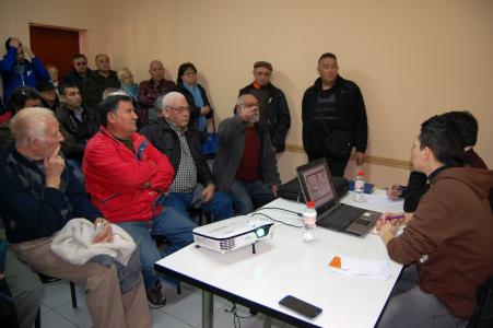 Celebrada una assemblea sobre el Pla de Mobilitat a l'AV Maragall -Imatge 1-