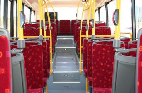 L'Ajuntament ens recorda les 9 línies de bus i les presenta com "els teus millors amics"  -Imatge 1-